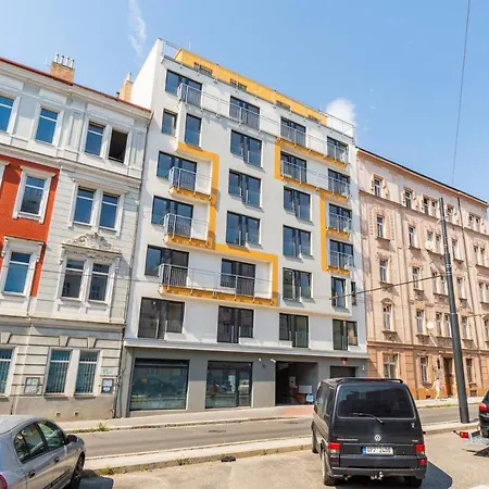 Brand New Two #26 With Free Secure Parking Close To Center פראג