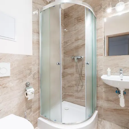 Daire Brand New Two #26 With Free Secure Parking Close To Center