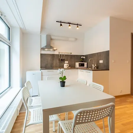 Lägenhet Brand New Two #26 With Free Secure Parking Close To Center