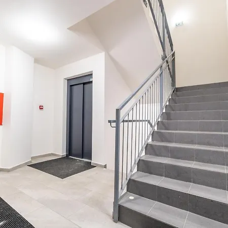 Brand New Two #26 With Free Secure Parking Close To Center