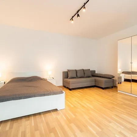 Lägenhet Brand New Two #26 With Free Secure Parking Close To Center *