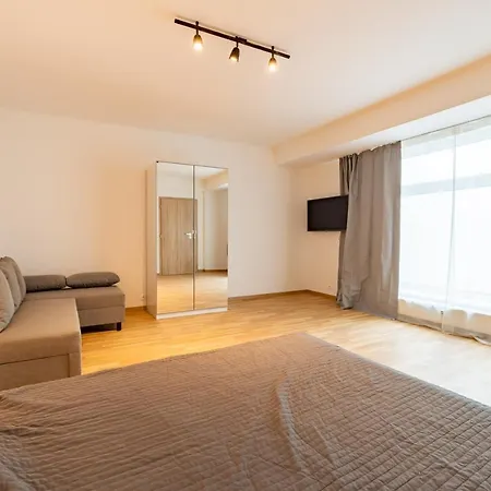 Brand New Two #26 With Free Secure Parking Close To Center