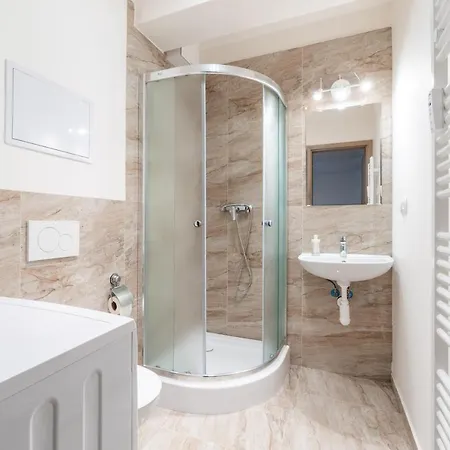 Brand New Two #26 With Free Secure Parking Close To Center * Prag